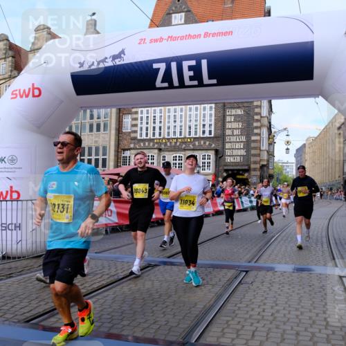 13.09.2026 - 21. swb-Marathon Bremen Tim E. http://msf.ph/oto/10322144 13.09.2026 10:59:16 Ziel 10254, 10383, 10415, 10427, 10477, 10485, 10787, 10794, 10832, 10843, 10948, 11034, 11267, 11278, 11602, 11913, 12015, 12127, 12130, 12131, 12176, 12271, 12297, 12414 meine-sportfotos.de