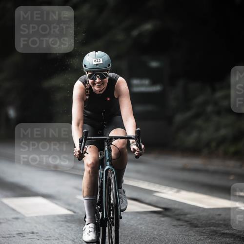 13.09.2026 - Stadtparktriathlon H.Heesch http://msf.ph/oto/10322148 13.09.2026 11:58:55 Radfahren 823, 886, 980 meine-sportfotos.de