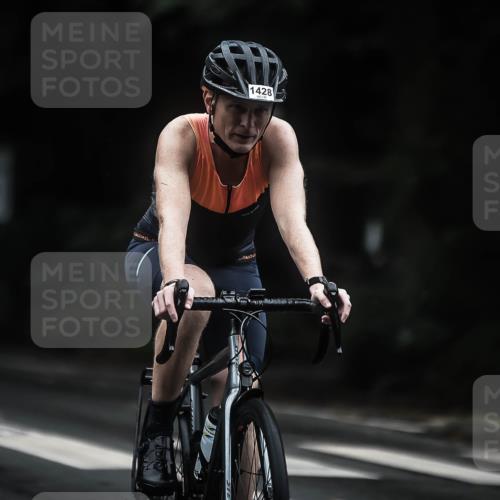 13.09.2026 - Stadtparktriathlon H.Heesch http://msf.ph/oto/10322155 13.09.2026 13:07:50 Radfahren 1194, 1221, 1249, 1292, 1310, 1400, 1423, 1428 meine-sportfotos.de