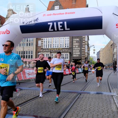 13.09.2026 - 21. swb-Marathon Bremen Tim E. http://msf.ph/oto/10322158 13.09.2026 10:59:16 Ziel 10254, 10383, 10415, 10427, 10477, 10485, 10787, 10794, 10832, 10843, 10948, 11034, 11267, 11278, 11602, 11913, 12015, 12127, 12130, 12131, 12176, 12271, 12297, 12414 meine-sportfotos.de