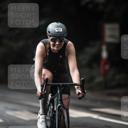13.09.2026 - Stadtparktriathlon H.Heesch http://msf.ph/oto/10322165 13.09.2026 11:58:55 Radfahren 823, 886, 980 meine-sportfotos.de