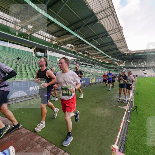 13.09.2026 - 21. swb-Marathon Bremen Michael Burmester http://msf.ph/oto/10322169 13.09.2026 13:23:05 Laufen im Stadion 128, 160, 211, 258, 324, 343, 351, 434, 533, 571, 609, 708, 721, 851, 892, 1157, 1178, 1259, 1331, 1344, 1417, 1597, 1598, 1657, 1669, 1691, 1729, 1746, 1788, 1883, 2213, 2286, 2290, 2433, 2445, 2475, 2495, 2504, 2526, 2619, 2632, 2652, 2660, 2685, 2711, 2768, 2936, 2964, 2968, 3034, 3225, 3252, 3282, 3288, 3289, 3292, 3347, 3351, 3364, 3395, 3423, 3447, 3505, 3530, 3559, 3682, 3727, 3770, 3784, 3819, 4020, 4054, 4231, 4406, 4407, 4431, 4466, 4467, 4584, 1506 meine-sportfotos.de