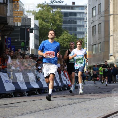 13.09.2026 - 21. swb-Marathon Bremen Strokosch-Dieckow http://msf.ph/oto/10322175 13.09.2026 13:09:22 Ziel 1925, 2287, 2291, 2909, 3330, 4384, 4898, 5383, 5517, 5636, 5696, 6906, 7262, 8120, 8830, 9906, 9911, 10044, 4473, 5111, 6652, 9789 meine-sportfotos.de