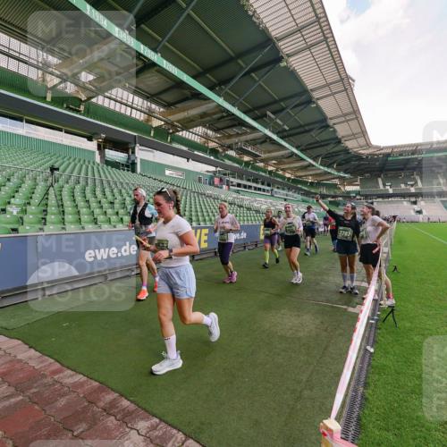13.09.2026 - 21. swb-Marathon Bremen Michael Burmester http://msf.ph/oto/10322216 13.09.2026 13:23:12 Laufen im Stadion 128, 137, 160, 182, 211, 324, 343, 434, 533, 571, 609, 708, 721, 743, 892, 1157, 1178, 1259, 1331, 1344, 1417, 1597, 1598, 1657, 1669, 1691, 1729, 1746, 1788, 1883, 2213, 2286, 2290, 2433, 2445, 2475, 2495, 2503, 2504, 2526, 2619, 2632, 2652, 2660, 2685, 2711, 2768, 2936, 2964, 2968, 3252, 3282, 3288, 3289, 3292, 3347, 3351, 3364, 3395, 3423, 3447, 3505, 3530, 3559, 3682, 3727, 3770, 3784, 3819, 4020, 4054, 4231, 4406, 4407, 4431, 4466, 4467, 4584, 1506 meine-sportfotos.de