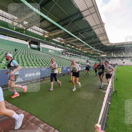 13.09.2026 - 21. swb-Marathon Bremen Michael Burmester http://msf.ph/oto/10322223 13.09.2026 13:23:13 Laufen im Stadion 128, 137, 160, 182, 211, 324, 343, 434, 533, 571, 609, 708, 721, 743, 892, 1157, 1178, 1259, 1331, 1417, 1597, 1598, 1657, 1669, 1691, 1729, 1746, 1788, 1883, 2213, 2286, 2290, 2433, 2445, 2475, 2495, 2503, 2504, 2526, 2619, 2632, 2652, 2660, 2685, 2711, 2768, 2936, 2964, 2968, 3252, 3282, 3288, 3289, 3292, 3347, 3351, 3364, 3395, 3423, 3447, 3505, 3530, 3559, 3682, 3727, 3770, 3784, 3819, 4020, 4054, 4231, 4406, 4407, 4431, 4466, 4467, 4584, 1506 meine-sportfotos.de
