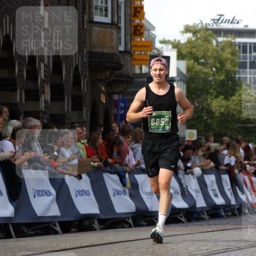 13.09.2026 - 21. swb-Marathon Bremen Strokosch-Dieckow http://msf.ph/oto/10322230 13.09.2026 13:09:25 Ziel 1925, 2287, 2291, 2909, 4384, 4898, 5383, 5636, 5696, 7262, 8120, 8830, 9904, 9911, 10044, 195, 4473, 4782, 6652 meine-sportfotos.de