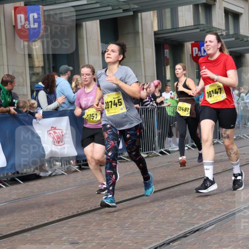 13.09.2026 - 21. swb-Marathon Bremen Strokosch-Dieckow http://msf.ph/oto/10322251 13.09.2026 10:59:26 Ziel 10147, 10236, 10355, 10669, 10691, 10745, 10928, 10929, 11054, 11056, 11089, 11194, 11207, 11419, 11427, 11501, 11519, 11594, 11637, 11803, 11904, 12138, 12238, 12239, 12242, 12243, 12388, 12480, 12481, 12527, 10377, 10415, 10492, 10668, 10745, 10922, 11086, 11125, 11151, 11207, 11301, 11302, 11500, 11519, 11873, 11913, 12118, 12200, 12267, 12295, 12537, 12541 meine-sportfotos.de