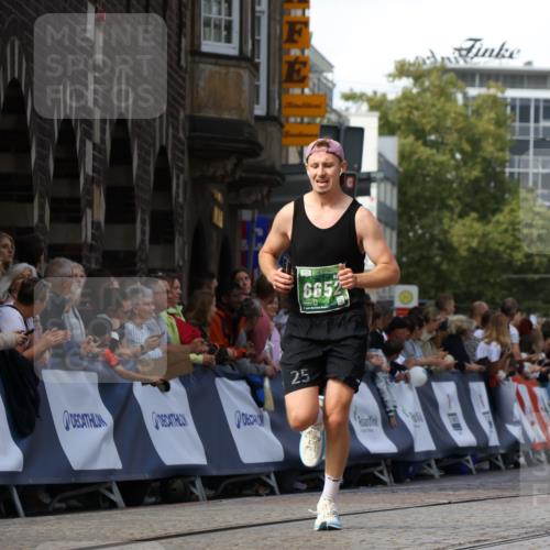 13.09.2026 - 21. swb-Marathon Bremen Strokosch-Dieckow http://msf.ph/oto/10322256 13.09.2026 13:09:26 Ziel 1241, 1925, 2287, 2291, 2909, 4384, 4898, 5383, 5636, 7262, 8120, 8830, 9904, 10044, 195, 4473, 4782, 6652 meine-sportfotos.de