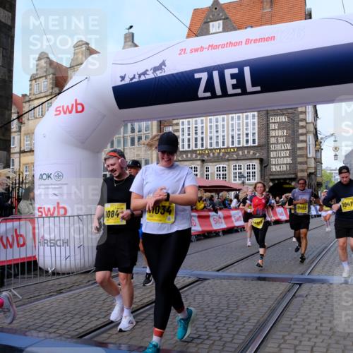 13.09.2026 - 21. swb-Marathon Bremen Tim E. http://msf.ph/oto/10322262 13.09.2026 10:59:17 Ziel 10254, 10383, 10415, 10427, 10477, 10485, 10668, 10787, 10794, 10832, 10843, 10948, 11034, 11267, 11278, 11602, 11913, 12015, 12127, 12130, 12131, 12176, 12200, 12271, 12297, 12414 meine-sportfotos.de