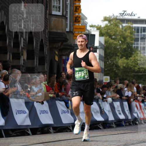 13.09.2026 - 21. swb-Marathon Bremen Strokosch-Dieckow http://msf.ph/oto/10322271 13.09.2026 13:09:26 Ziel 1241, 1925, 2287, 2291, 2909, 4384, 4898, 5383, 5636, 7262, 8120, 8830, 9904, 10044, 195, 4473, 4782, 6652 meine-sportfotos.de