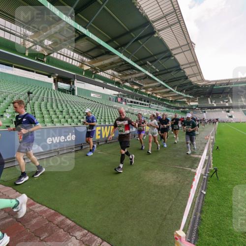 13.09.2026 - 21. swb-Marathon Bremen Michael Burmester http://msf.ph/oto/10322281 13.09.2026 13:23:22 Laufen im Stadion 137, 160, 182, 211, 324, 343, 434, 533, 571, 609, 708, 721, 739, 743, 892, 1157, 1178, 1259, 1273, 1331, 1597, 1598, 1657, 1669, 1691, 1746, 1788, 1883, 1944, 2213, 2252, 2286, 2290, 2433, 2445, 2465, 2475, 2495, 2503, 2504, 2526, 2619, 2632, 2660, 2685, 2711, 2768, 2936, 2964, 2968, 3252, 3282, 3288, 3289, 3292, 3312, 3347, 3351, 3364, 3395, 3423, 3447, 3505, 3530, 3559, 3682, 3727, 3770, 3784, 3819, 4020, 4054, 4231, 4406, 4407, 4431, 4466, 4467, 4584, 1506 meine-sportfotos.de