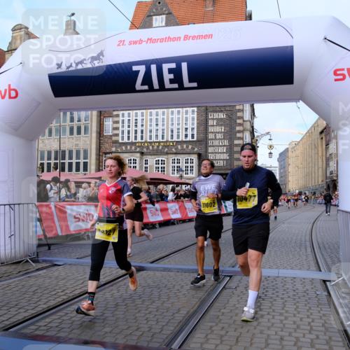13.09.2026 - 21. swb-Marathon Bremen Tim E. http://msf.ph/oto/10322291 13.09.2026 10:59:18 Ziel 10254, 10383, 10415, 10427, 10477, 10485, 10668, 10787, 10794, 10843, 11034, 11267, 11278, 11602, 11913, 12015, 12127, 12130, 12131, 12176, 12200, 12271, 12297, 12414 meine-sportfotos.de