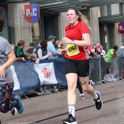 13.09.2026 - 21. swb-Marathon Bremen Strokosch-Dieckow http://msf.ph/oto/10322296 13.09.2026 10:59:27 Ziel 10147, 10175, 10236, 10355, 10669, 10691, 10928, 10929, 11054, 11056, 11089, 11194, 11419, 11427, 11501, 11594, 11637, 11803, 11904, 12138, 12238, 12239, 12242, 12243, 12388, 12480, 12481, 12527, 10377, 10415, 10492, 10668, 10745, 10922, 11086, 11125, 11151, 11207, 11301, 11302, 11500, 11519, 11873, 11913, 12118, 12200, 12267, 12295, 12481, 12537, 12541 meine-sportfotos.de