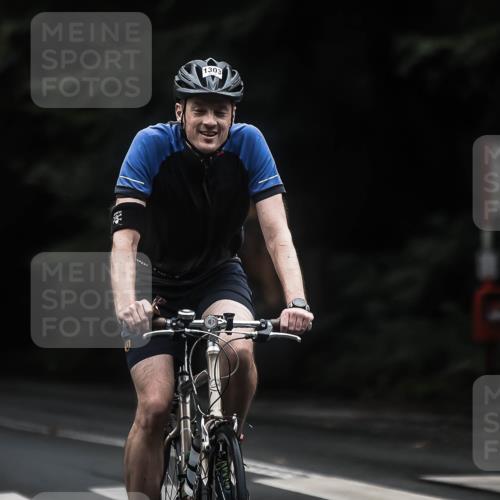 13.09.2026 - Stadtparktriathlon H.Heesch http://msf.ph/oto/10322304 13.09.2026 13:08:03 Radfahren 1303, 1418 meine-sportfotos.de