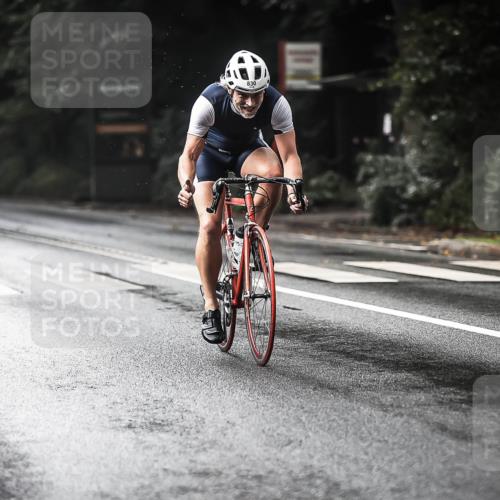 13.09.2026 - Stadtparktriathlon H.Heesch http://msf.ph/oto/10322354 13.09.2026 11:59:28 Radfahren 830, 902, 957, 1035, 1066 meine-sportfotos.de