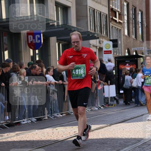 13.09.2026 - 21. swb-Marathon Bremen Strokosch-Dieckow http://msf.ph/oto/10322356 13.09.2026 13:18:34 Ziel 307, 2948, 3631, 4120, 4916, 5277, 5867, 6310, 6787, 7104, 7154, 7163, 7602, 7647, 7791, 8743, 9327, 9512, 9833, 13184, 465, 1146, 1419, 2055, 2324, 2948, 3631, 4413, 4642, 5307, 5460, 6293, 6294, 6818, 7245, 7491, 7731, 7954, 8404, 8540, 8872, 9019, 9275, 10065, 13150 meine-sportfotos.de