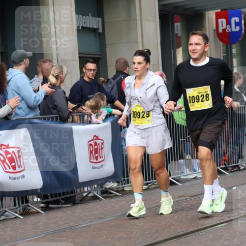 13.09.2026 - 21. swb-Marathon Bremen Strokosch-Dieckow http://msf.ph/oto/10322382 13.09.2026 10:59:33 Ziel 10175, 10236, 10355, 10669, 10691, 10867, 10928, 10929, 11054, 11056, 11071, 11089, 11158, 11159, 11160, 11194, 11250, 11259, 11419, 11427, 11445, 11453, 11501, 11528, 11637, 11803, 11879, 11904, 12138, 12238, 12239, 12242, 12243, 12388, 12480, 12527, 10147, 10377, 10492, 10745, 10922, 11086, 11125, 11151, 11207, 11301, 11302, 11500, 11519, 11594, 11873, 12118, 12267, 12295, 12481, 12537, 12541 meine-sportfotos.de