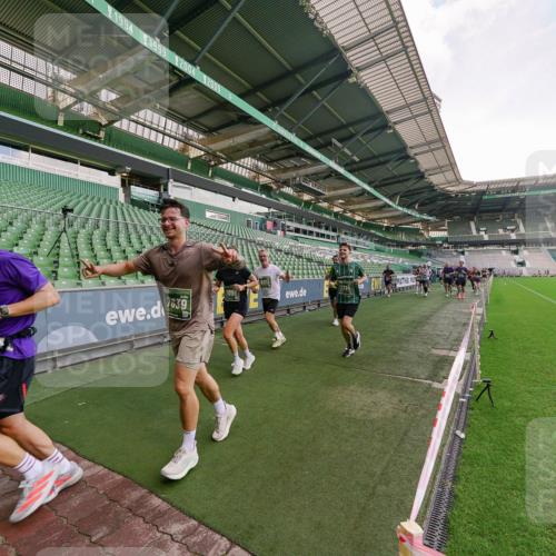 13.09.2026 - 21. swb-Marathon Bremen Michael Burmester http://msf.ph/oto/10322399 13.09.2026 13:23:32 Laufen im Stadion 137, 160, 182, 211, 324, 343, 434, 533, 571, 609, 708, 721, 739, 743, 752, 892, 1157, 1178, 1259, 1273, 1331, 1471, 1597, 1598, 1657, 1669, 1691, 1746, 1788, 1883, 1944, 2213, 2252, 2286, 2290, 2433, 2445, 2465, 2475, 2483, 2495, 2503, 2504, 2526, 2571, 2619, 2685, 2711, 2768, 2776, 2936, 2968, 3252, 3282, 3288, 3289, 3292, 3312, 3347, 3351, 3364, 3395, 3423, 3447, 3505, 3530, 3559, 3682, 3727, 3770, 3784, 3819, 4020, 4054, 4231, 4406, 4407, 4431, 4466, 4467, 4584, 1506 meine-sportfotos.de