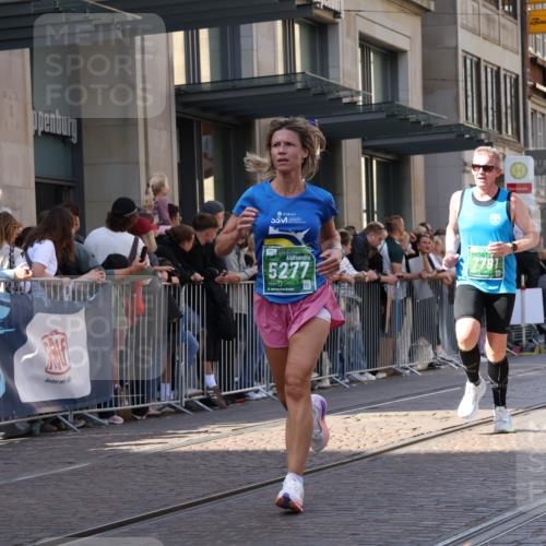 13.09.2026 - 21. swb-Marathon Bremen Strokosch-Dieckow http://msf.ph/oto/10322430 13.09.2026 13:18:36 Ziel 307, 2007, 4120, 4857, 4916, 5277, 5867, 6310, 6787, 7104, 7154, 7163, 7602, 7647, 7686, 7791, 8743, 9327, 9512, 13184, 465, 1146, 1419, 2055, 2324, 2948, 3631, 4413, 4642, 5307, 5460, 5867, 6293, 6294, 6818, 7245, 7491, 7731, 7954, 8404, 8540, 8743, 8872, 9019, 9275, 9327, 9833, 13150 meine-sportfotos.de