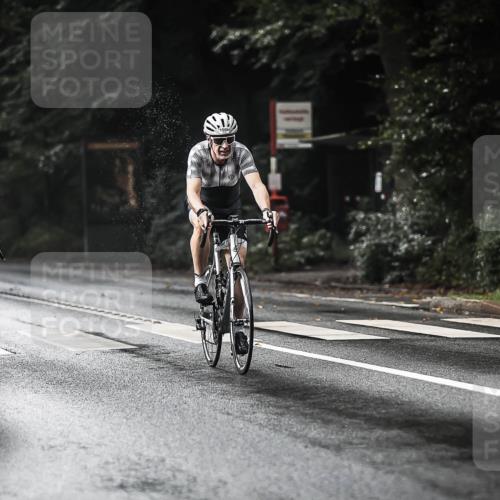 13.09.2026 - Stadtparktriathlon H.Heesch http://msf.ph/oto/10322433 13.09.2026 11:59:32 Radfahren 830, 851, 902, 957, 971, 1035, 1066 meine-sportfotos.de