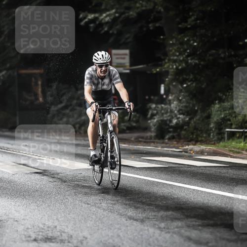 13.09.2026 - Stadtparktriathlon H.Heesch http://msf.ph/oto/10322438 13.09.2026 11:59:32 Radfahren 830, 851, 902, 957, 971, 1035, 1066 meine-sportfotos.de