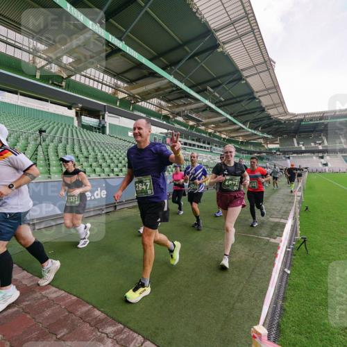 13.09.2026 - 21. swb-Marathon Bremen Michael Burmester http://msf.ph/oto/10322440 13.09.2026 13:23:40 Laufen im Stadion 137, 160, 182, 211, 324, 434, 533, 548, 571, 609, 708, 721, 739, 743, 752, 892, 1157, 1178, 1259, 1273, 1331, 1463, 1471, 1597, 1598, 1657, 1691, 1746, 1788, 1883, 1944, 2095, 2213, 2252, 2286, 2312, 2323, 2433, 2445, 2465, 2475, 2483, 2495, 2503, 2504, 2526, 2571, 2685, 2711, 2768, 2776, 2936, 2968, 3252, 3282, 3288, 3289, 3292, 3312, 3347, 3351, 3364, 3381, 3395, 3423, 3447, 3505, 3530, 3559, 3727, 3770, 3784, 3819, 4020, 4054, 4231, 4406, 4407, 4431, 4466, 4467, 4584 meine-sportfotos.de