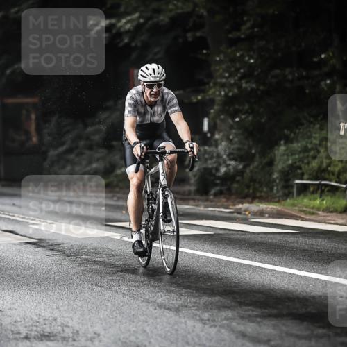 13.09.2026 - Stadtparktriathlon H.Heesch http://msf.ph/oto/10322443 13.09.2026 11:59:32 Radfahren 830, 851, 902, 957, 971, 1035, 1066 meine-sportfotos.de