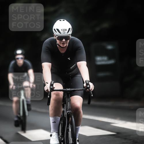 13.09.2026 - Stadtparktriathlon H.Heesch http://msf.ph/oto/10322459 13.09.2026 13:08:22 Radfahren 1228, 1285, 1330, 1412 meine-sportfotos.de