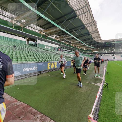 13.09.2026 - 21. swb-Marathon Bremen Michael Burmester http://msf.ph/oto/10322481 13.09.2026 13:23:45 Laufen im Stadion 137, 160, 182, 211, 324, 434, 533, 548, 571, 609, 708, 721, 739, 743, 752, 892, 1157, 1178, 1259, 1273, 1331, 1463, 1471, 1597, 1598, 1657, 1691, 1746, 1788, 1883, 1944, 2095, 2213, 2252, 2286, 2312, 2323, 2433, 2445, 2465, 2475, 2483, 2495, 2503, 2504, 2526, 2571, 2711, 2768, 2776, 2936, 2968, 3252, 3282, 3288, 3289, 3292, 3298, 3312, 3347, 3351, 3364, 3381, 3395, 3423, 3447, 3505, 3530, 3559, 3727, 3770, 3784, 3819, 4020, 4054, 4231, 4406, 4407, 4431, 4466, 4467, 4584 meine-sportfotos.de