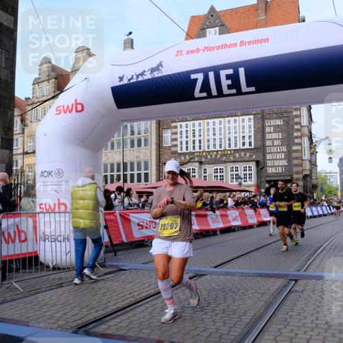 13.09.2026 - 21. swb-Marathon Bremen Tim E. http://msf.ph/oto/10322485 13.09.2026 10:59:21 Ziel 10383, 10415, 10427, 10477, 10668, 10787, 10843, 11034, 11267, 11278, 11602, 11913, 12015, 12118, 12127, 12130, 12131, 12200, 12271, 12297, 12414 meine-sportfotos.de