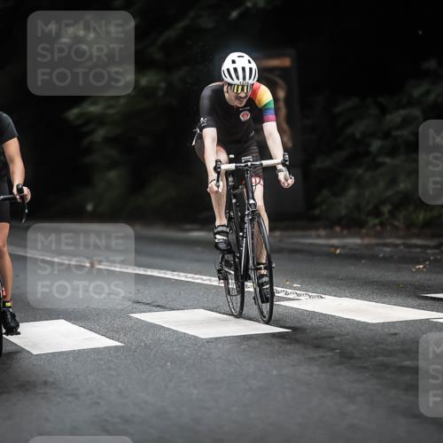 13.09.2026 - Stadtparktriathlon H.Heesch http://msf.ph/oto/10322504 13.09.2026 13:08:30 Radfahren 1274, 1351, 1358, 1376 meine-sportfotos.de