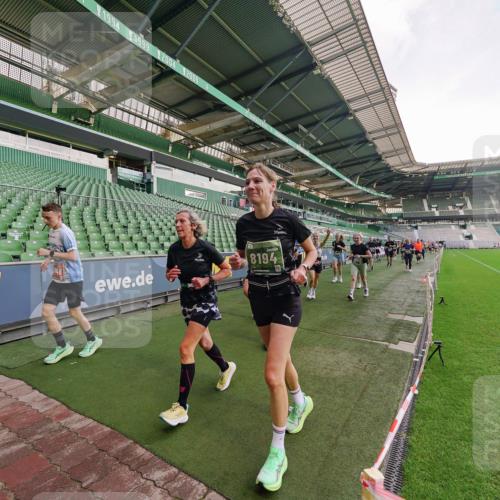 13.09.2026 - 21. swb-Marathon Bremen Michael Burmester http://msf.ph/oto/10322505 13.09.2026 13:23:47 Laufen im Stadion 137, 160, 182, 211, 324, 434, 533, 548, 571, 609, 708, 721, 739, 743, 752, 892, 1157, 1178, 1259, 1273, 1331, 1463, 1471, 1597, 1598, 1657, 1691, 1746, 1788, 1883, 1944, 2095, 2213, 2252, 2286, 2312, 2323, 2433, 2445, 2465, 2475, 2483, 2495, 2503, 2504, 2526, 2571, 2768, 2776, 2936, 2968, 3252, 3282, 3288, 3289, 3292, 3298, 3312, 3347, 3364, 3381, 3395, 3423, 3447, 3505, 3530, 3559, 3727, 3770, 3784, 3819, 4020, 4054, 4231, 4406, 4407, 4431, 4466, 4467, 4584 meine-sportfotos.de