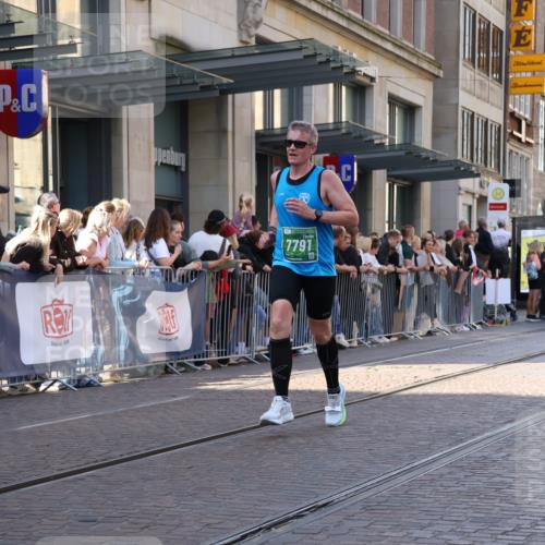 13.09.2026 - 21. swb-Marathon Bremen Strokosch-Dieckow http://msf.ph/oto/10322509 13.09.2026 13:18:38 Ziel 307, 2007, 4120, 4857, 4916, 5277, 6310, 6787, 7104, 7154, 7163, 7602, 7647, 7686, 7791, 9512, 13184, 465, 1146, 1419, 2055, 2324, 2948, 3631, 4120, 4413, 4642, 5307, 5460, 5867, 6293, 6294, 6787, 6818, 7245, 7491, 7731, 7954, 8404, 8540, 8743, 8872, 9019, 9275, 9327, 9833, 13150 meine-sportfotos.de