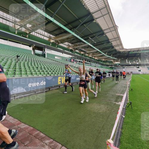 13.09.2026 - 21. swb-Marathon Bremen Michael Burmester http://msf.ph/oto/10322523 13.09.2026 13:23:49 Laufen im Stadion 137, 160, 182, 211, 324, 434, 533, 548, 571, 609, 708, 721, 723, 739, 743, 752, 892, 1157, 1178, 1259, 1273, 1331, 1463, 1471, 1597, 1598, 1691, 1746, 1788, 1883, 1944, 2095, 2211, 2213, 2252, 2286, 2312, 2323, 2433, 2445, 2465, 2475, 2483, 2495, 2503, 2504, 2526, 2571, 2768, 2776, 2936, 2968, 3252, 3282, 3288, 3289, 3292, 3298, 3312, 3347, 3364, 3381, 3395, 3423, 3447, 3505, 3530, 3559, 3727, 3770, 3819, 4020, 4054, 4231, 4406, 4407, 4431, 4466, 4467, 4584 meine-sportfotos.de