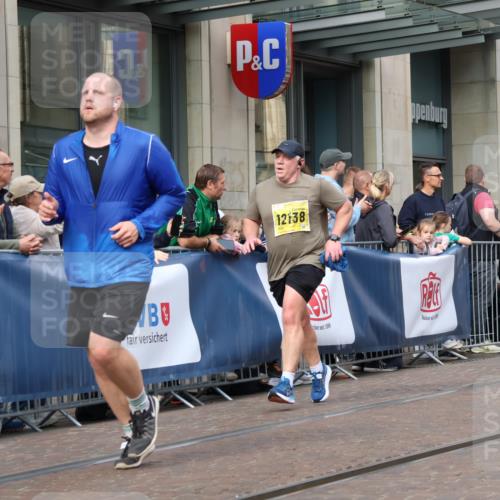 13.09.2026 - 21. swb-Marathon Bremen Strokosch-Dieckow http://msf.ph/oto/10322525 13.09.2026 10:59:36 Ziel 10175, 10236, 10355, 10669, 10691, 10758, 10867, 10928, 10929, 11054, 11056, 11071, 11089, 11158, 11159, 11160, 11194, 11250, 11259, 11419, 11427, 11445, 11453, 11501, 11524, 11525, 11528, 11637, 11803, 11879, 11904, 12123, 12138, 12238, 12239, 12242, 12243, 12274, 12388, 12480, 10147, 10377, 10492, 10745, 10922, 11151, 11207, 11500, 11519, 11594, 11873, 12267, 12295, 12481, 12537, 12541 meine-sportfotos.de
