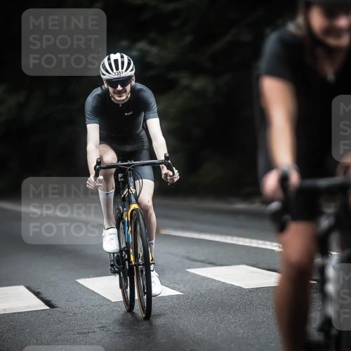 13.09.2026 - Stadtparktriathlon H.Heesch http://msf.ph/oto/10322526 13.09.2026 13:08:32 Radfahren 1212, 1237, 1274, 1294, 1351, 1358, 1376 meine-sportfotos.de