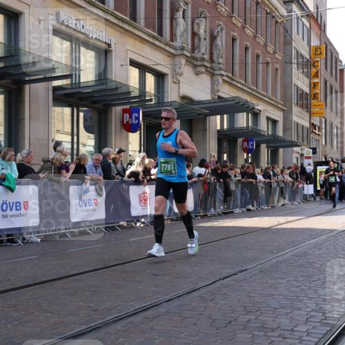 13.09.2026 - 21. swb-Marathon Bremen Strokosch-Dieckow http://msf.ph/oto/10322537 13.09.2026 13:18:39 Ziel 307, 2007, 4857, 4916, 5277, 6137, 6310, 7104, 7154, 7163, 7602, 7647, 7686, 7791, 9512, 13184, 465, 1146, 1419, 2055, 2324, 2948, 3631, 4120, 4413, 4642, 5307, 5460, 5867, 6293, 6294, 6787, 6818, 7245, 7491, 7731, 8404, 8540, 8743, 8872, 9019, 9275, 9327, 9833, 13150 meine-sportfotos.de