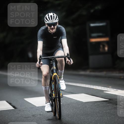 13.09.2026 - Stadtparktriathlon H.Heesch http://msf.ph/oto/10322539 13.09.2026 13:08:32 Radfahren 1212, 1237, 1274, 1294, 1351, 1358, 1376 meine-sportfotos.de