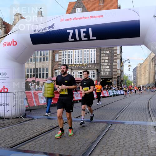 13.09.2026 - 21. swb-Marathon Bremen Tim E. http://msf.ph/oto/10322540 13.09.2026 10:59:23 Ziel 10383, 10415, 10427, 10477, 10668, 10787, 10843, 11034, 11086, 11125, 11267, 11278, 11301, 11302, 11602, 11913, 12015, 12118, 12127, 12130, 12131, 12200, 12271, 12297 meine-sportfotos.de