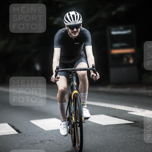 13.09.2026 - Stadtparktriathlon H.Heesch http://msf.ph/oto/10322546 13.09.2026 13:08:32 Radfahren 1212, 1237, 1274, 1294, 1351, 1358, 1376 meine-sportfotos.de