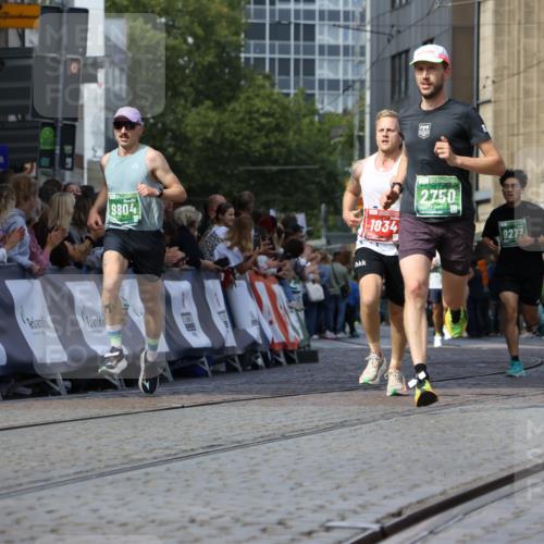 13.09.2026 - 21. swb-Marathon Bremen Strokosch-Dieckow http://msf.ph/oto/10322564 13.09.2026 13:09:44 Ziel 1034, 1241, 3197, 4895, 5111, 6652, 8759, 9789, 9866, 9904, 567, 1723, 1975, 2750, 8835, 9277, 9804 meine-sportfotos.de