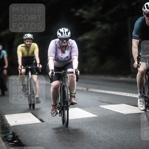 13.09.2026 - Stadtparktriathlon H.Heesch http://msf.ph/oto/10322570 13.09.2026 13:08:36 Radfahren 1212, 1214, 1237, 1239, 1274, 1294, 1351, 1358, 1376 meine-sportfotos.de