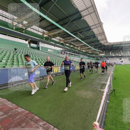 13.09.2026 - 21. swb-Marathon Bremen Michael Burmester http://msf.ph/oto/10322581 13.09.2026 13:23:53 Laufen im Stadion 137, 160, 182, 211, 324, 434, 533, 548, 571, 609, 708, 721, 723, 739, 743, 752, 892, 1157, 1178, 1259, 1273, 1331, 1463, 1471, 1597, 1598, 1691, 1746, 1788, 1883, 1944, 2095, 2211, 2213, 2252, 2286, 2312, 2323, 2433, 2445, 2465, 2475, 2483, 2495, 2497, 2503, 2504, 2526, 2571, 2768, 2776, 2936, 2968, 3252, 3282, 3288, 3289, 3292, 3298, 3312, 3347, 3364, 3381, 3395, 3423, 3447, 3505, 3530, 3559, 3727, 3770, 3819, 4020, 4054, 4231, 4406, 4407, 4431, 4466, 4467, 4584 meine-sportfotos.de