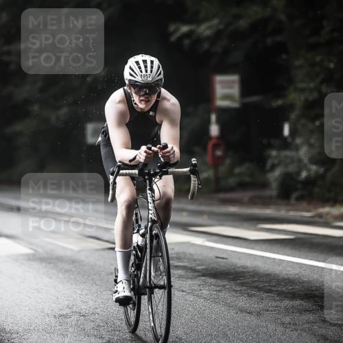 13.09.2026 - Stadtparktriathlon H.Heesch http://msf.ph/oto/10322600 13.09.2026 11:59:42 Radfahren 832, 851, 1045, 1055, 1057 meine-sportfotos.de