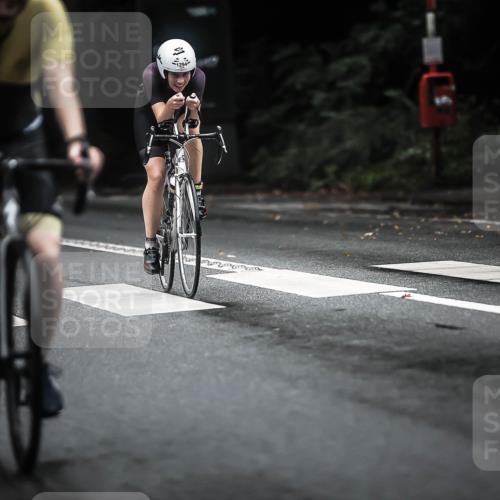 13.09.2026 - Stadtparktriathlon H.Heesch http://msf.ph/oto/10322604 13.09.2026 13:08:38 Radfahren 1212, 1214, 1237, 1239, 1294, 1351, 1376 meine-sportfotos.de