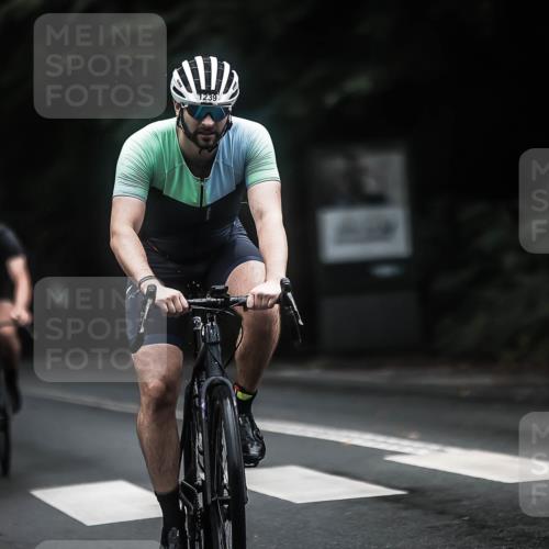 13.09.2026 - Stadtparktriathlon H.Heesch http://msf.ph/oto/10322618 13.09.2026 13:08:39 Radfahren 1212, 1214, 1237, 1239, 1294, 1376 meine-sportfotos.de
