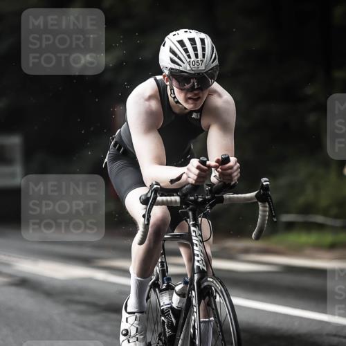13.09.2026 - Stadtparktriathlon H.Heesch http://msf.ph/oto/10322619 13.09.2026 11:59:43 Radfahren 805, 832, 851, 1045, 1055, 1057 meine-sportfotos.de