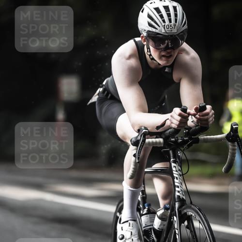 13.09.2026 - Stadtparktriathlon H.Heesch http://msf.ph/oto/10322625 13.09.2026 11:59:43 Radfahren 805, 832, 851, 1045, 1055, 1057 meine-sportfotos.de