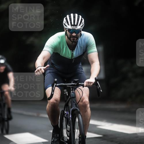 13.09.2026 - Stadtparktriathlon H.Heesch http://msf.ph/oto/10322629 13.09.2026 13:08:40 Radfahren 1212, 1214, 1237, 1239, 1294, 1376 meine-sportfotos.de
