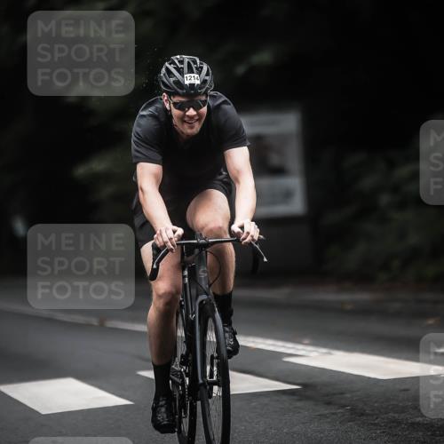 13.09.2026 - Stadtparktriathlon H.Heesch http://msf.ph/oto/10322654 13.09.2026 13:08:41 Radfahren 1212, 1214, 1237, 1239, 1294, 1376 meine-sportfotos.de